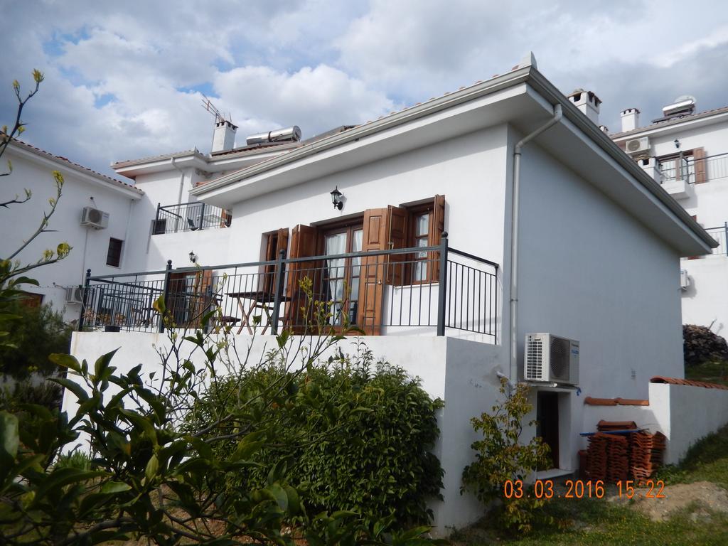 Argo - Mythos Apartment Trikeri Luaran gambar